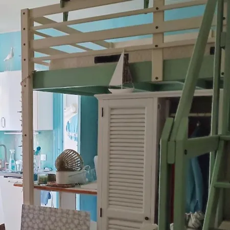Cosy Cocoon With 2 Balconies And Sea View